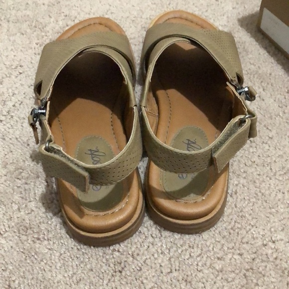 EuroSoft Darla Cognac Brown Flat Sandals 6 - Picture 4 of 7